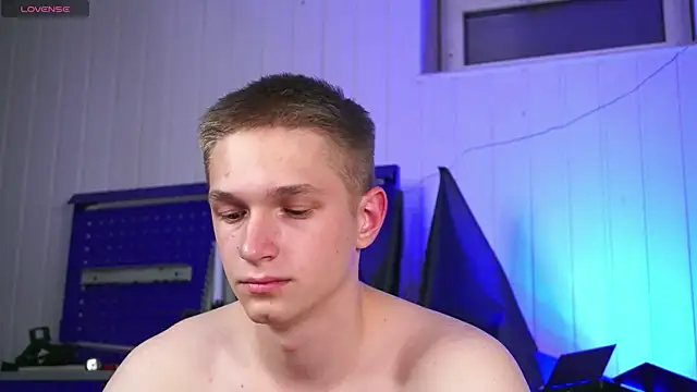 dustyn fox online show from October 31, 2025, 3:41 pm