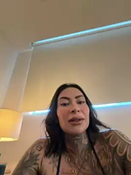 Snapshot of Iam_Annii chatting on February 8, 2026, 8:17 pm Iam Annii online show from February 8, 2026, 8:17 pm