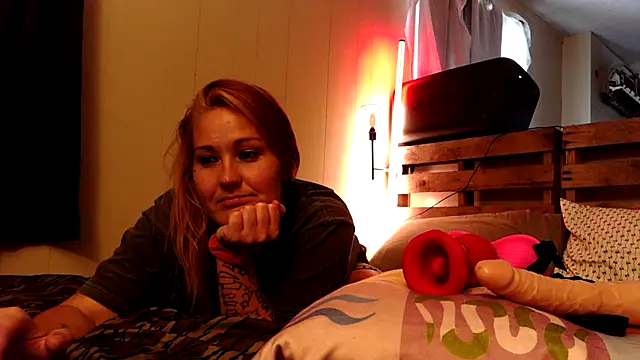 Snapshot of ashlynnstarr chatting on May 27, 2026, 7:21 pm ashlynnstarr online show from May 27, 2026, 7:21 pm