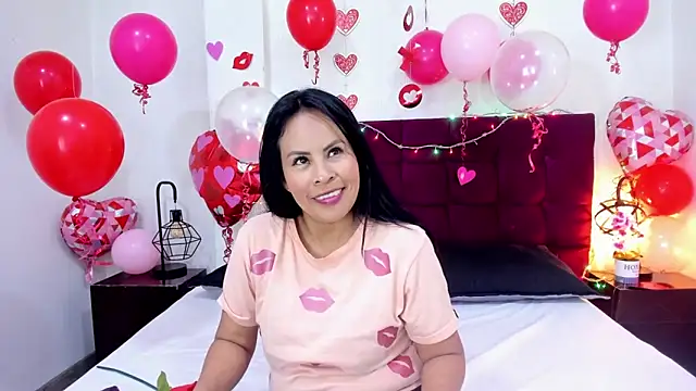 Snapshot of Anthonelaa__ chatting on February 15, 2026, 12:48 pm Anthonelaa online show from February 15, 2026, 12:48 pm