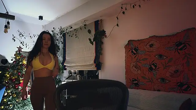 Leona Mell online show from December 14, 2025, 10:37 pm