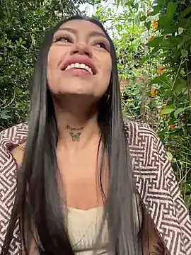 Snapshot of Effy_Bonny chatting on March 22, 2025, 9:53 pm Effy Bonny online show from March 22, 2025, 9:53 pm