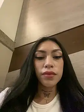 Snapshot of Effy_Bonny chatting on March 1, 2025, 5:27 pm Effy Bonny online show from March 1, 2025, 5:27 pm