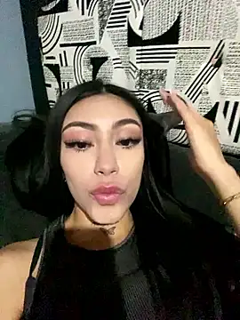 Snapshot of Effy_Bonny chatting on March 19, 2025, 8:00 pm Effy Bonny online show from March 19, 2025, 8:00 pm