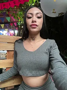 Snapshot of Effy_Bonny chatting on March 4, 2025, 8:16 pm Effy Bonny online show from March 4, 2025, 8:16 pm