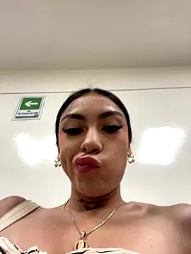 Snapshot of Effy_Bonny chatting on September 10, 2025, 4:28 pm Effy Bonny online show from September 10, 2025, 4:28 pm