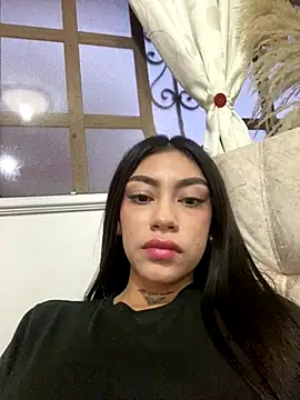 Snapshot of Effy_Bonny chatting on October 1, 2025, 10:46 pm Effy Bonny online show from October 1, 2025, 10:46 pm