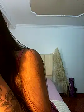 Snapshot of Effy_Bonny chatting on October 1, 2025, 4:28 am Effy Bonny online show from October 1, 2025, 4:28 am