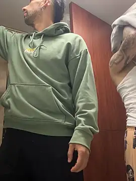 Snapshot of Joseph_and_Amy_ chatting on December 5, 2024, 4:39 pm Joseph and Amy online show from December 5, 2024, 4:39 pm