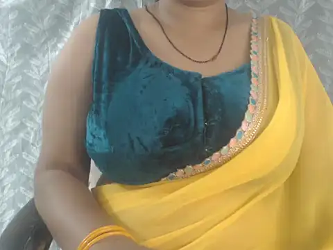 cute-priy online show from July 4, 2026, 4:30 am