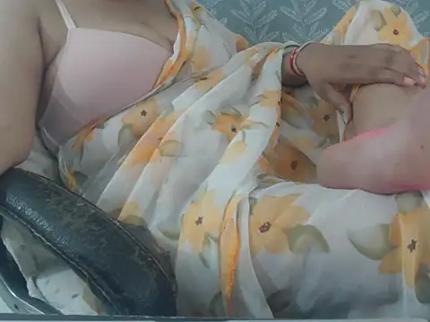 cute-priy online show from July 28, 2026, 11:17 am