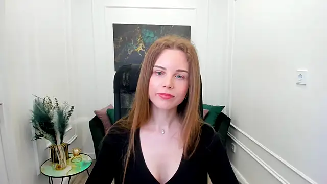 Snapshot of MileyWings chatting on May 28, 2026, 12:11 pm MileyWings online show from May 28, 2026, 12:11 pm