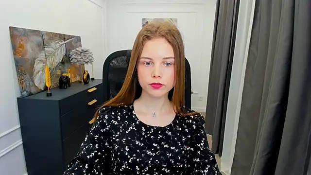 Snapshot of MileyWings chatting on May 6, 2026, 11:25 am MileyWings online show from May 6, 2026, 11:25 am
