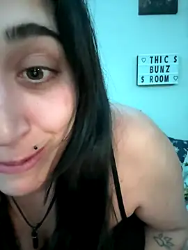 Snapshot of ThicBunz chatting on September 30, 2025, 2:17 am ThicBunz online show from September 30, 2025, 2:17 am