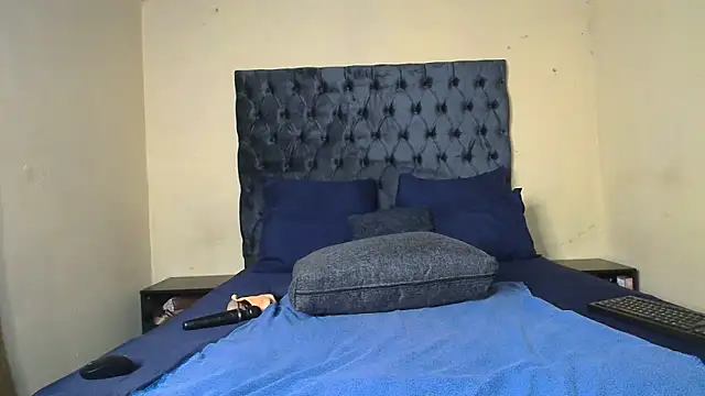 Snapshot of CANDY-X-LOVE-xx chatting on October 21, 2025, 6:51 pm CANDY-X-LOVE-xx online show from October 21, 2025, 6:51 pm