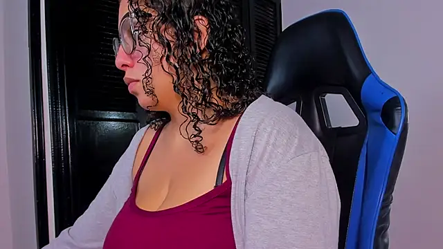 Snapshot of aixa_15 chatting on October 28, 2025, 12:15 pm aixa 15 online show from October 28, 2025, 12:15 pm