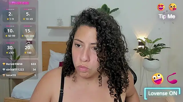 Snapshot of aixa_15 chatting on February 21, 2025, 6:04 pm aixa 15 online show from February 21, 2025, 6:04 pm