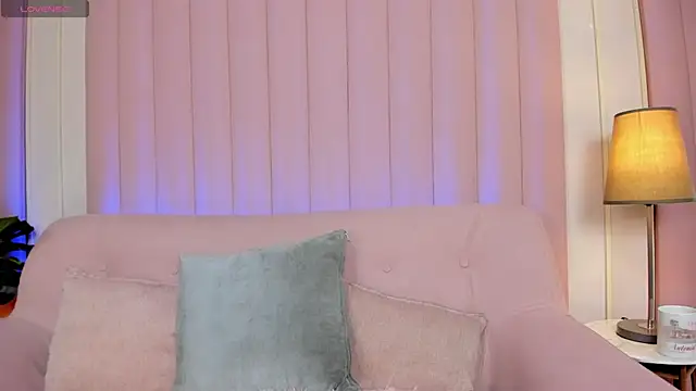 janecullen online show from December 5, 2025, 3:38 am