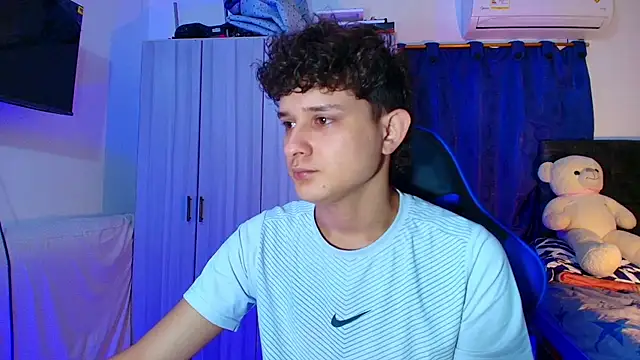 Snapshot of Nathan_Bluee chatting on January 18, 2026, 5:16 pm Nathan Bluee online show from January 18, 2026, 5:16 pm