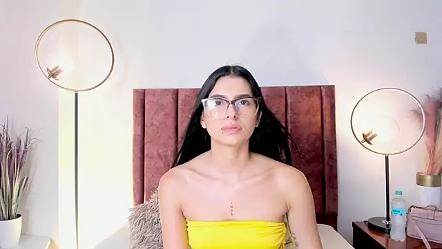 Snapshot of AuraStonee chatting on December 18, 2024, 6:03 pm AuraStonee online show from December 18, 2024, 6:03 pm