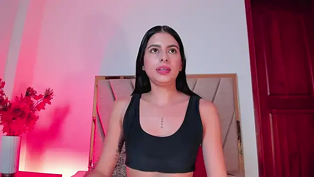 Snapshot of AuraStonee chatting on December 23, 2024, 6:05 pm AuraStonee online show from December 23, 2024, 6:05 pm