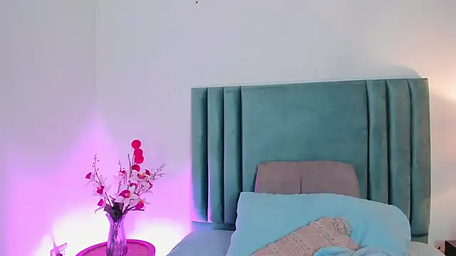 Snapshot of AuraStonee chatting on January 10, 2025, 6:17 pm AuraStonee online show from January 10, 2025, 6:17 pm