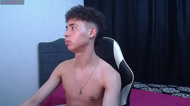 sexybat twink online show from October 27, 2025, 12:00 am