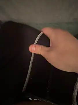 Snapshot of yungsexy- chatting on November 18, 2025, 3:21 am yungsexy- online show from November 18, 2025, 3:21 am