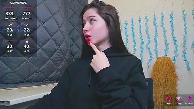 Snapshot of Luxuryalma chatting on March 20, 2026, 6:47 am Luxuryalma online show from March 20, 2026, 6:47 am