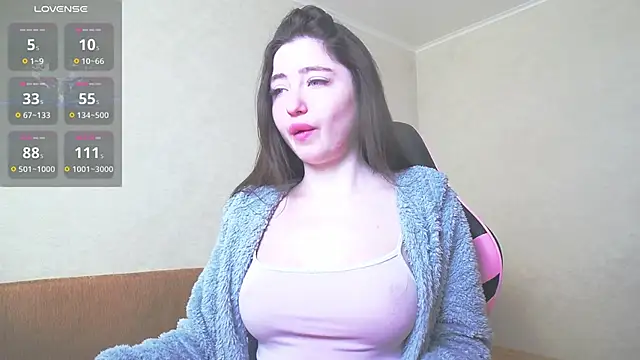 Snapshot of Luxuryalma chatting on April 16, 2026, 5:41 am Luxuryalma online show from April 16, 2026, 5:41 am