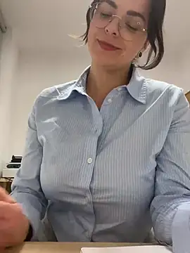 Snapshot of Alicia_Hot1 chatting on March 3, 2025, 6:24 pm Alicia Hot1 online show from March 3, 2025, 6:24 pm