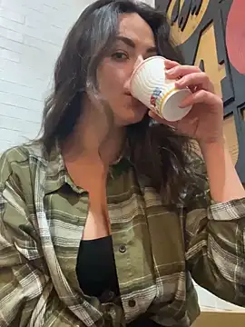 Snapshot of Alicia_Hot1 chatting on January 13, 2025, 6:05 pm Alicia Hot1 online show from January 13, 2025, 6:05 pm