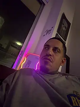 juicyj1311 online show from April 4, 2026, 7:04 am