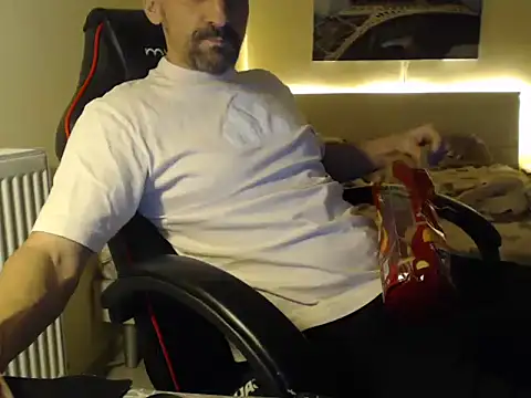 Snapshot of amydamarw chatting on February 10, 2026, 4:17 pm amydamarw online show from February 10, 2026, 4:17 pm