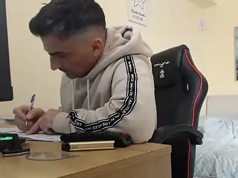 Snapshot of amydamarw chatting on February 20, 2026, 10:50 am amydamarw online show from February 20, 2026, 10:50 am