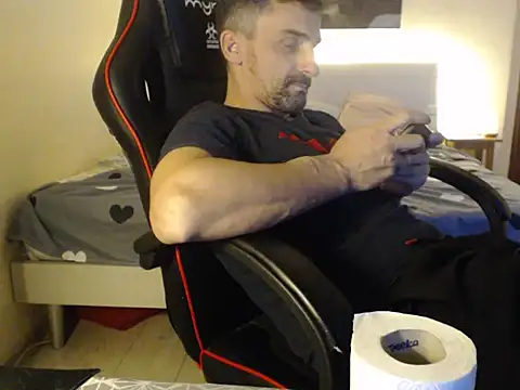 Snapshot of amydamarw chatting on February 8, 2026, 6:27 pm amydamarw online show from February 8, 2026, 6:27 pm