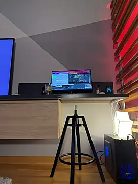 MiaJeanns online show from January 24, 2025, 6:14 am