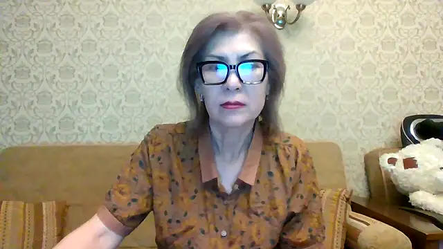 Elegant00Lady online show from April 21, 2026, 4:35 pm