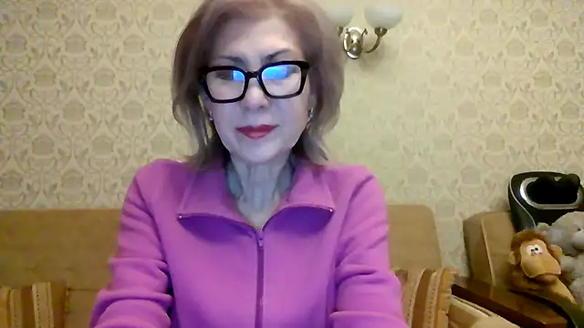 Elegant00Lady online show from May 17, 2026, 5:24 pm