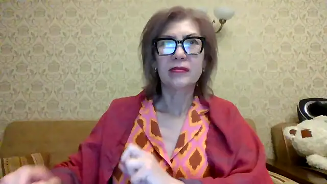 Elegant00Lady online show from April 20, 2026, 4:52 pm