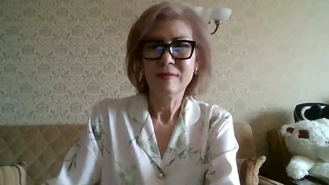 Elegant00Lady online show from May 26, 2026, 4:43 am