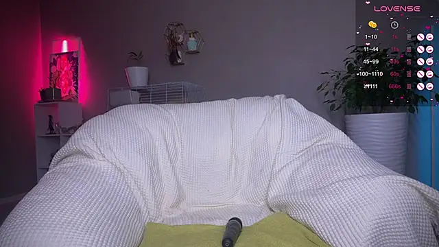 Tanya Acid online show from October 10, 2025, 5:08 am