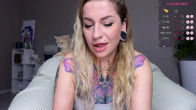 Tanya Acid online show from November 11, 2025, 3:34 am