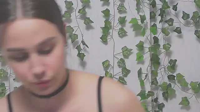 Snapshot of MiaNell chatting on February 28, 2025, 9:23 pm MiaNell online show from February 28, 2025, 9:23 pm