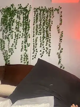 MiaNell online show from December 20, 2025, 9:50 pm