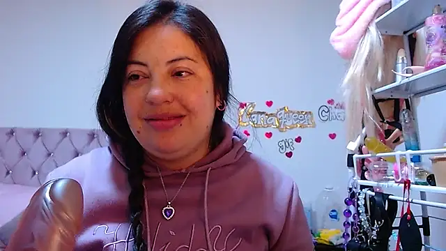 Snapshot of lanaqueen699 chatting on March 18, 2026, 12:19 pm lanaqueen699 online show from March 18, 2026, 12:19 pm