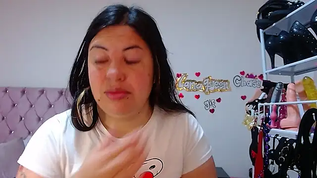 lanaqueen699 online show from October 22, 2025, 12:26 pm