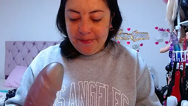 Snapshot of lanaqueen699 chatting on April 1, 2026, 12:17 pm lanaqueen699 online show from April 1, 2026, 12:17 pm