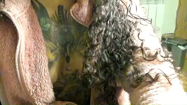 Snapshot of Ama_music chatting on December 17, 2025, 10:53 am Ama music online show from December 17, 2025, 10:53 am