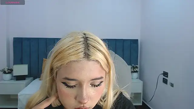 april bunnyy online show from January 7, 2026, 6:13 pm